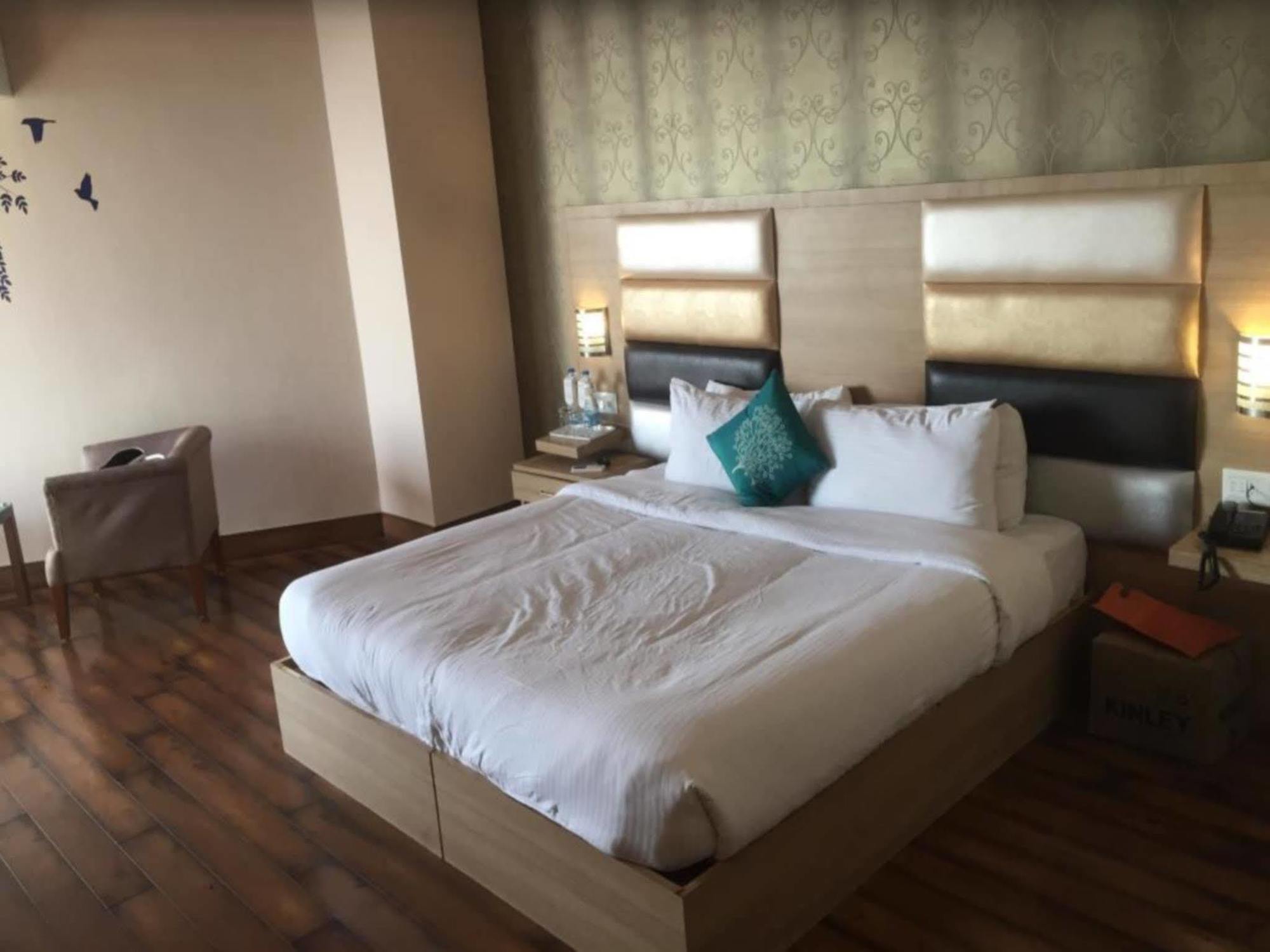 Hotel Inclover-A Peaceful Retreat Дармсала Экстерьер фото