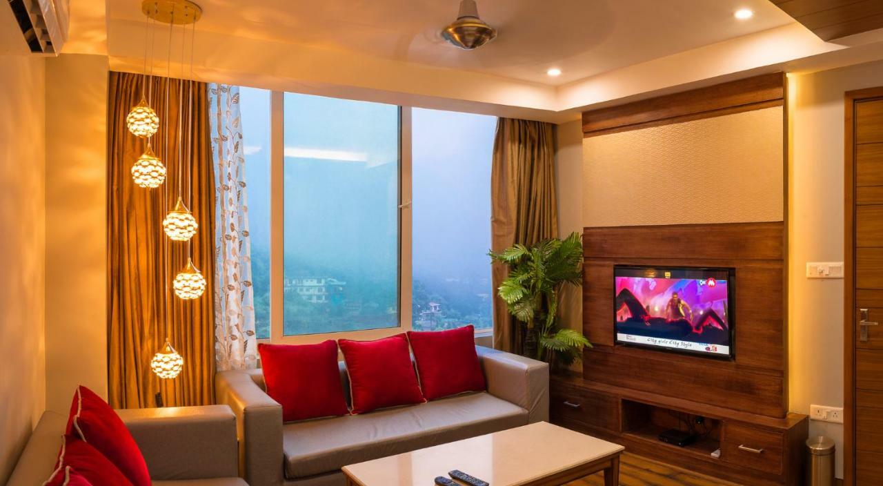 Hotel Inclover-A Peaceful Retreat Дармсала Экстерьер фото