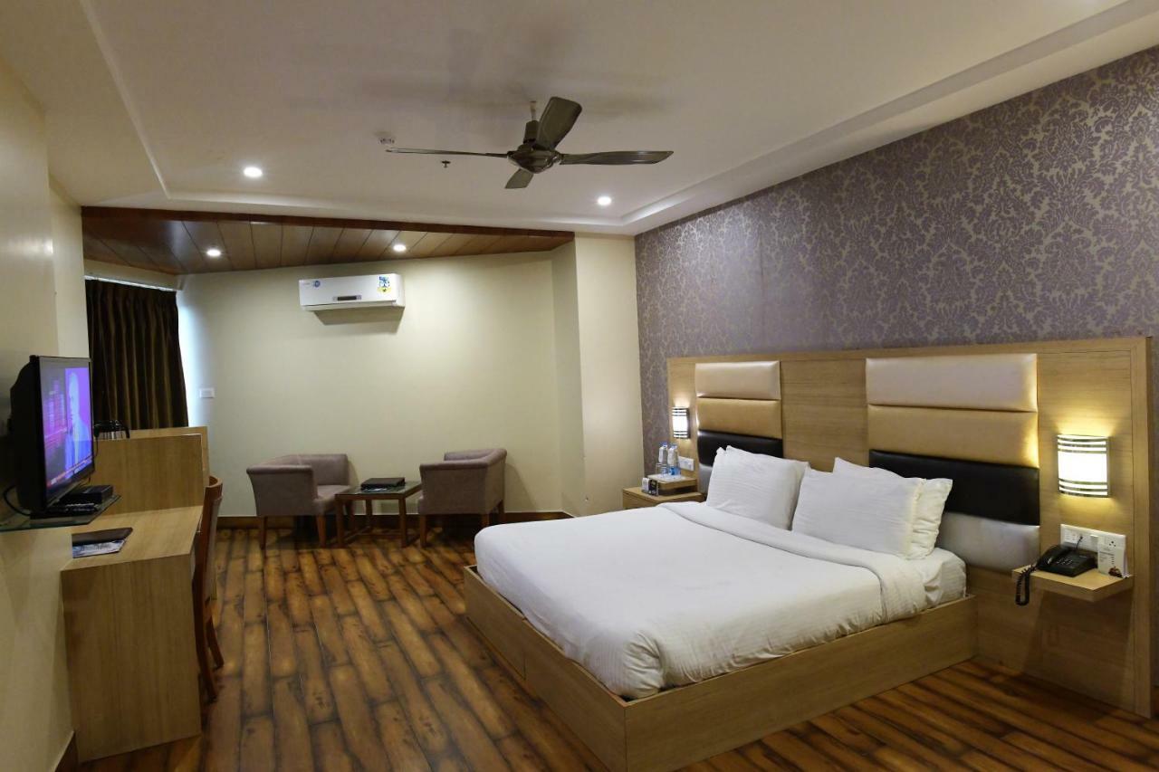 Hotel Inclover-A Peaceful Retreat Дармсала Экстерьер фото