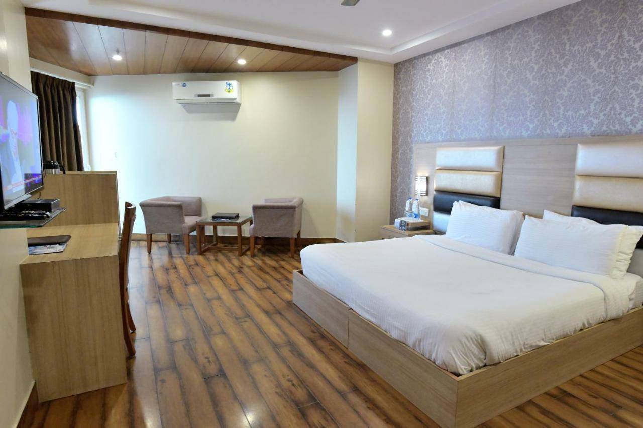Hotel Inclover-A Peaceful Retreat Дармсала Экстерьер фото