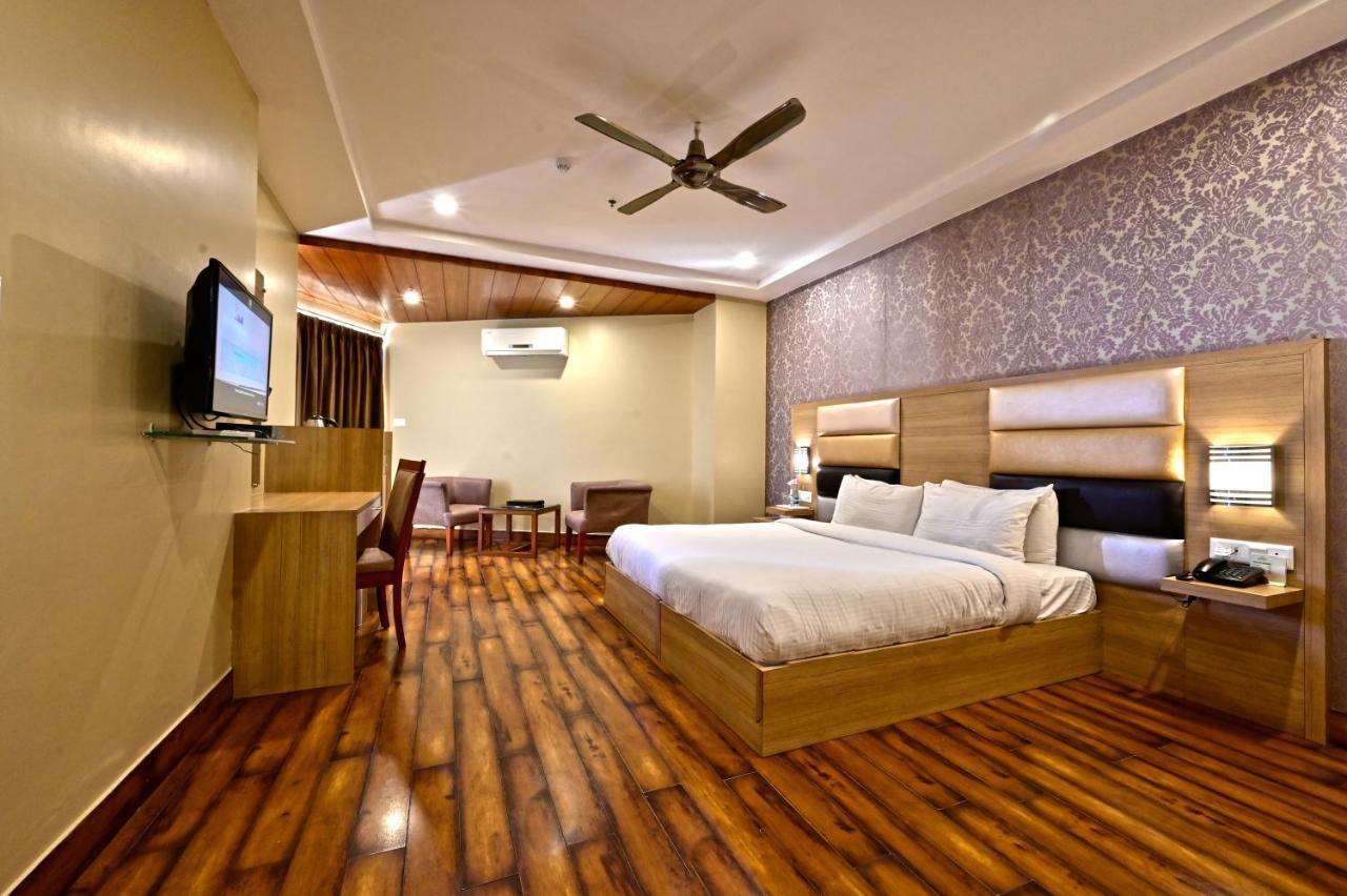 Hotel Inclover-A Peaceful Retreat Дармсала Экстерьер фото